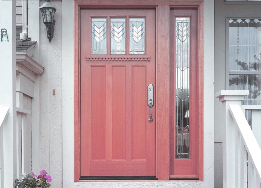 Красивая дверь - лучшее украшение любого дома 