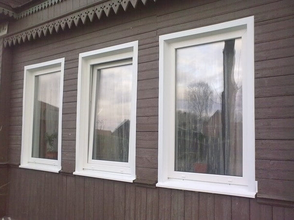 Как правильно вырезать уголки на откосы окна деревянные