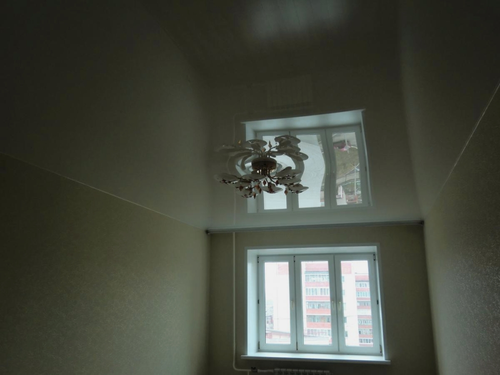 Сколько стоит повесить светильник на потолок