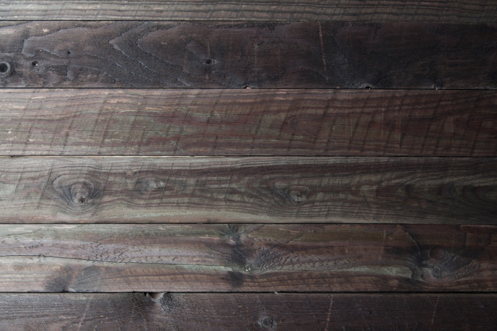 Ремонт изношенных стен в деревянном доме своими руками необходим если промерзает какой-либо угол дома